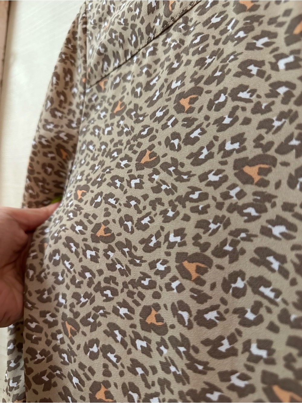 Nanette Lepore Leopard Print Midi Dress Pleated Button Front Flowy Neutral - Picture 8 of 9